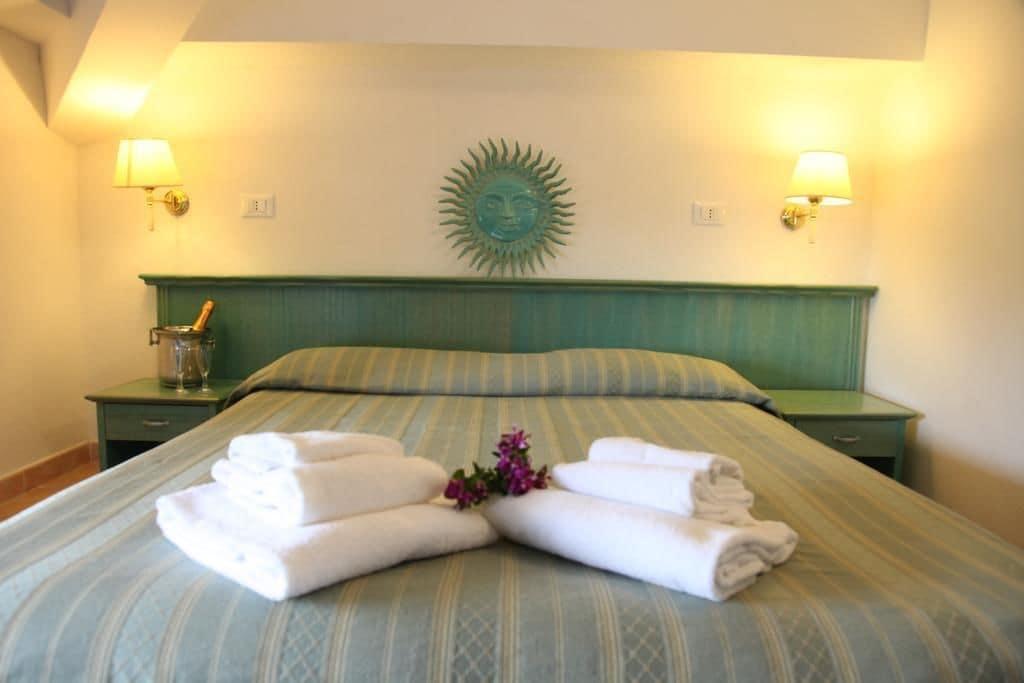 Hotel Mezzaluna Carloforte Kültér fotó