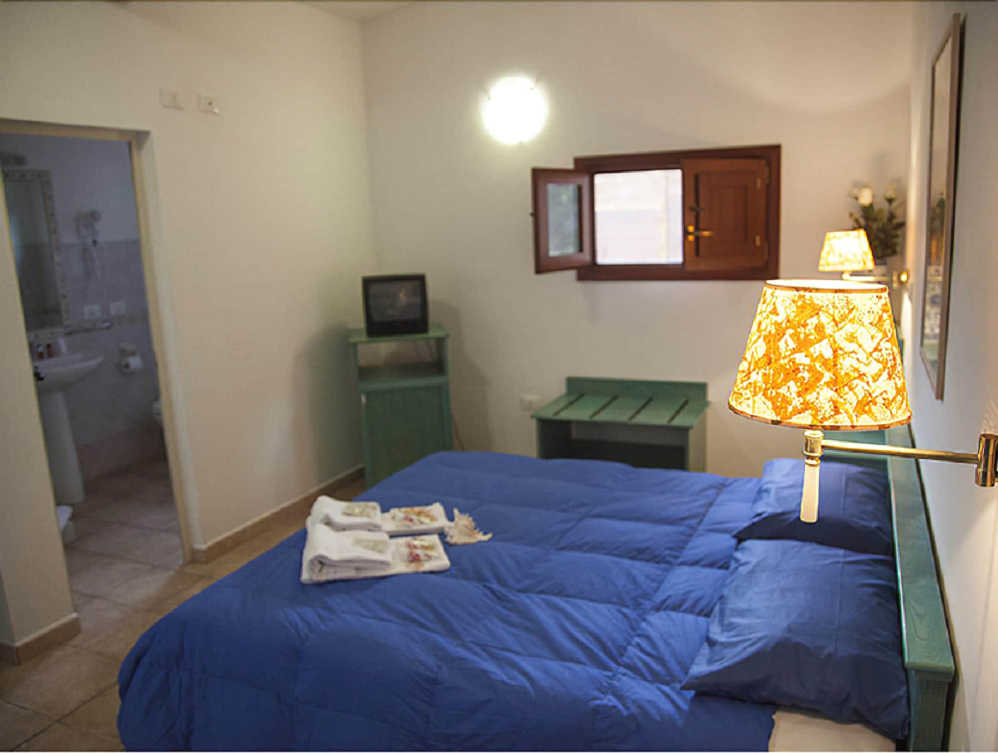 Hotel Mezzaluna Carloforte Kültér fotó
