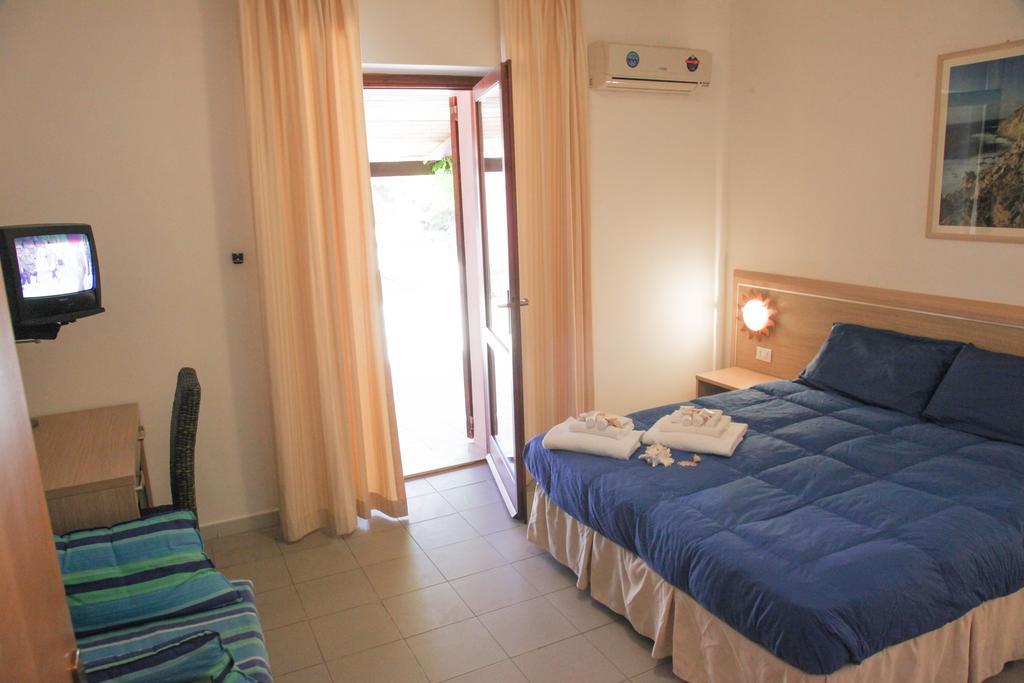 Hotel Mezzaluna Carloforte Kültér fotó